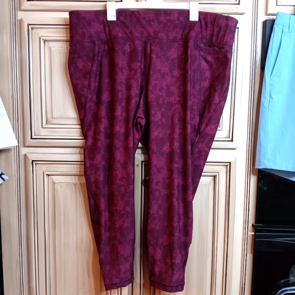 Livi Leggings - Size 26 / 28 - Burgundy - Activewear‎ - Picture 1 of 6